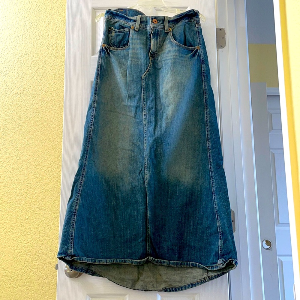 Stonewashed/Distressed Levi Skirt
